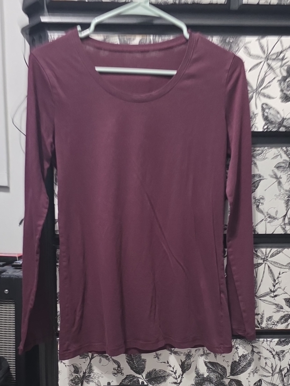 No Boundaries Long Sleeve Crewneck Top - Burgundy Plum